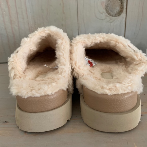 UGG FUZZ SUGAR CLOG SLIPPERS natural   womens us 11 NEW - Picture 10 of 12